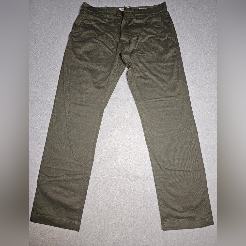Goodfellow & Co Men's Khaki Chinos in Olive - Picture 2 of 11